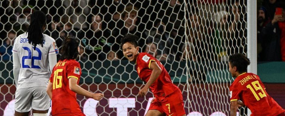 Inglaterra y China se acercan a los octavos de final del Mundial