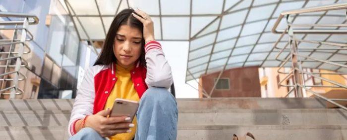 Por qué las adolescentes sufren más la ansiedad y la depresión que provocan las redes sociales