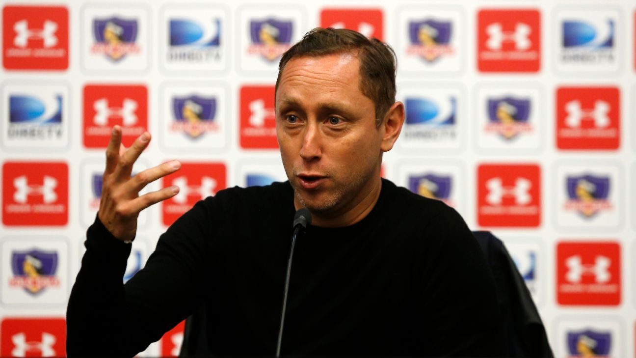 Luis Mena fue oficializado como nuevo entrenador de la Roja femenina