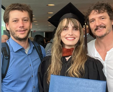 VIDEO| Pedro Pascal no asistió a ceremonia en Cannes y acompañó a su hermana en graduación