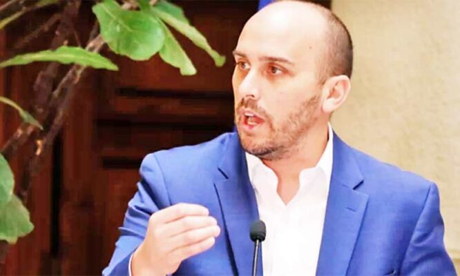 Diputado Longton habla de “agenda de impunidad” del gobierno y acusa trabas del Partido Comunista