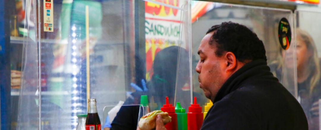 Hoy se celebra "Día del completo", fundamental en la dieta del chileno de a pie - Biored Noticias