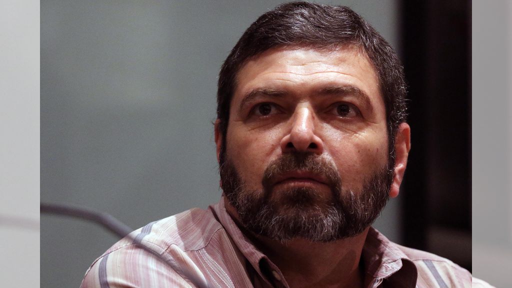 Detienen a Carlos Ruiz Encina, ideólogo del Frente Amplio por violencia intrafamiliar