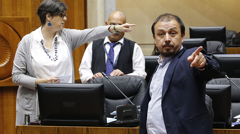 Partido Comunista irá al TC por proyecto alternativo de isapres: PS amenaza con seguir sus pasos