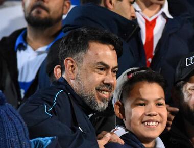 Presidente Boric asiste al partido de Universidad Católica contra Unión La Calera en el estadio Santa Laura