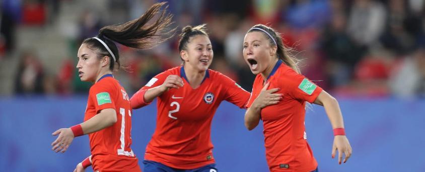El comentado primer microciclo de Luis Mena en la Roja Femenina