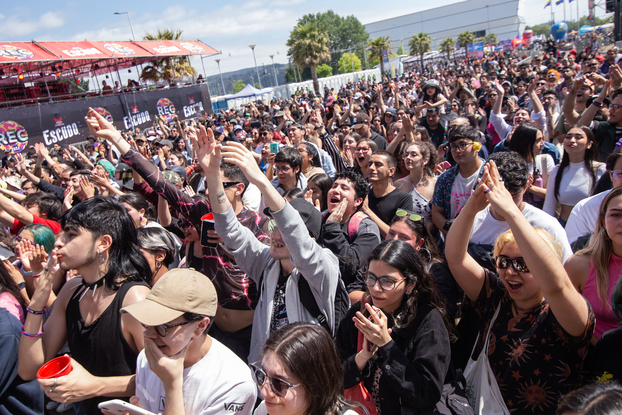 Aprueban proyecto de ley que busca fomentar la participación de mujeres en conciertos masivos