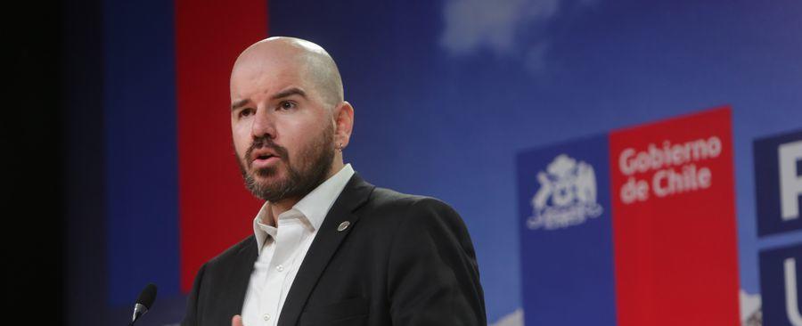 Columna de Cristián Valenzuela: Renunció, lo hizo por Boric - La Tercera