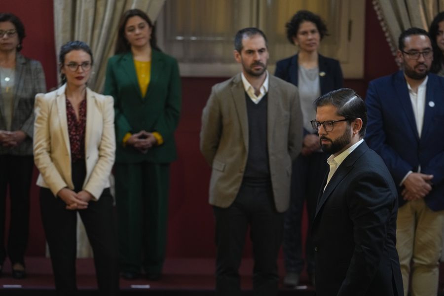 Columna de Luis Larraín: Boric y la soledad del poder - La Tercera