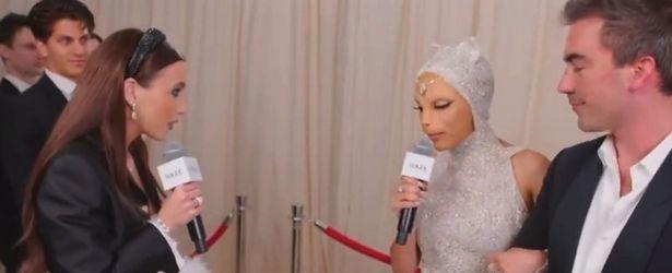 “Miau”: Doja Cat respondió solo con maullidos durante toda una entrevista en la Met Gala