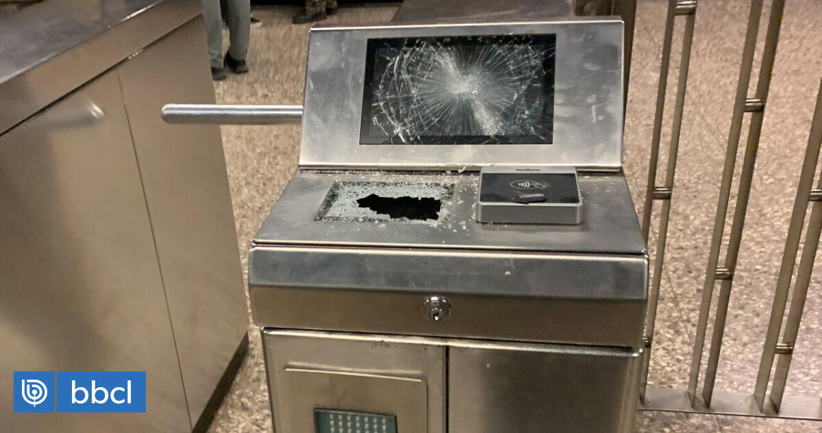 Diputados RN ofician a Metro por destrozos de estudiantes