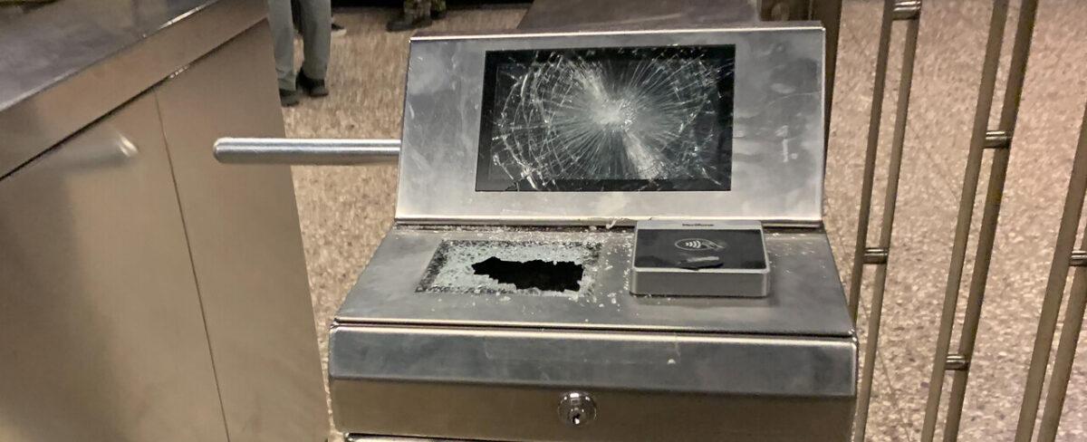 Diputados RN ofician a Metro por destrozos de estudiantes