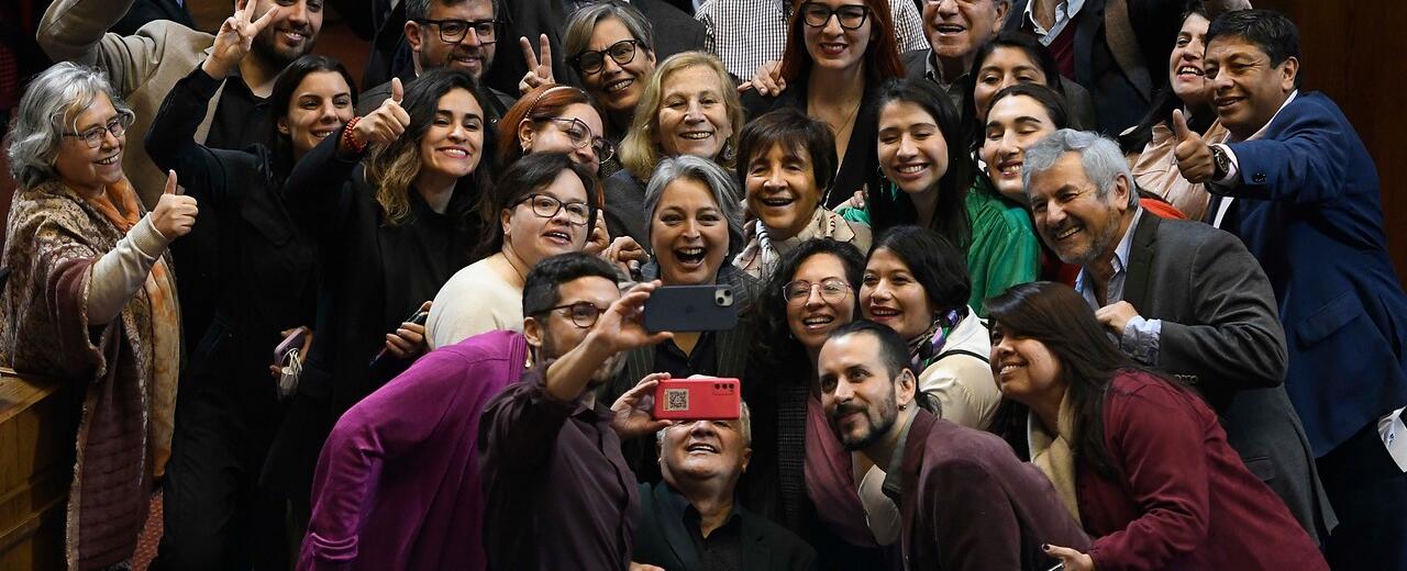 Cámara aprueba salario mínimo: Republicanos rechaza en masa y UDI se divide