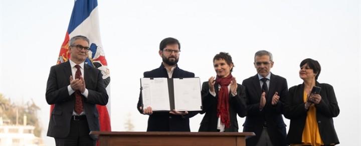 Presidente Boric promulgó Ley Anti Narcotráfico: ¿De qué se trata?