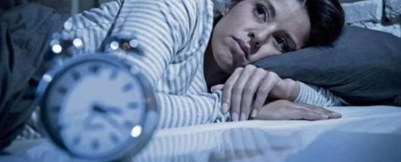 La salud mental de las mujeres empeoró, mientras ellos mejoraron