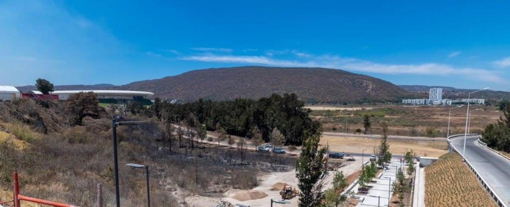 Alistan inauguración de paso seguro para llegar del Peribús al Estadio de Chivas