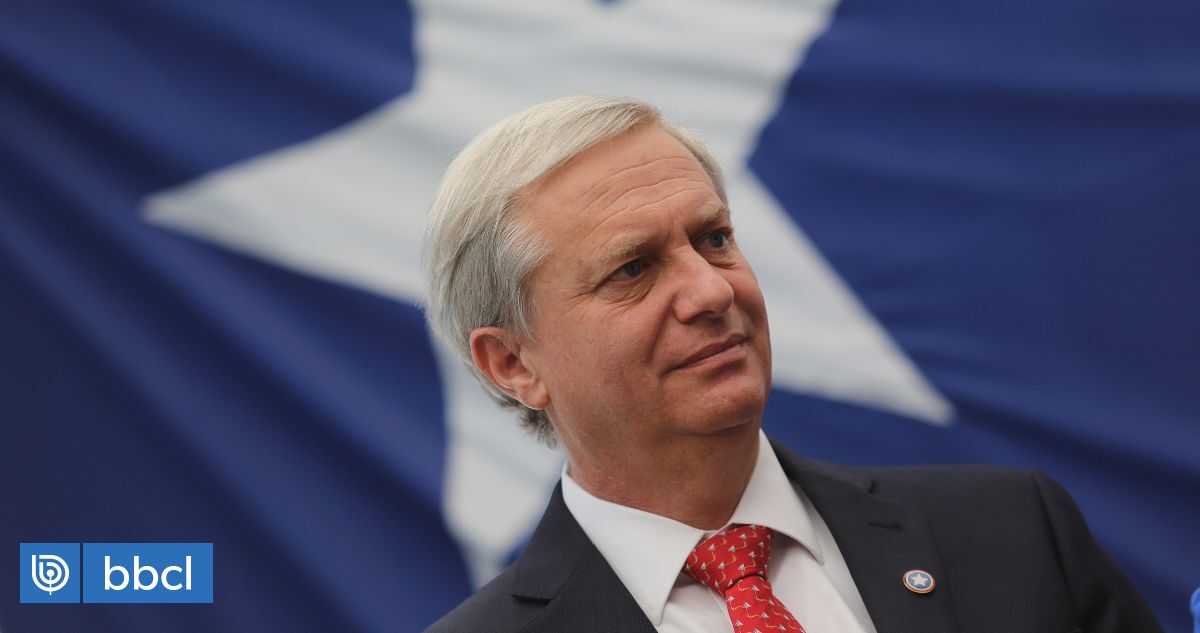 Kast llama a Republicanos a "seguir trabajando con humildad" tras alza de identificación en el país