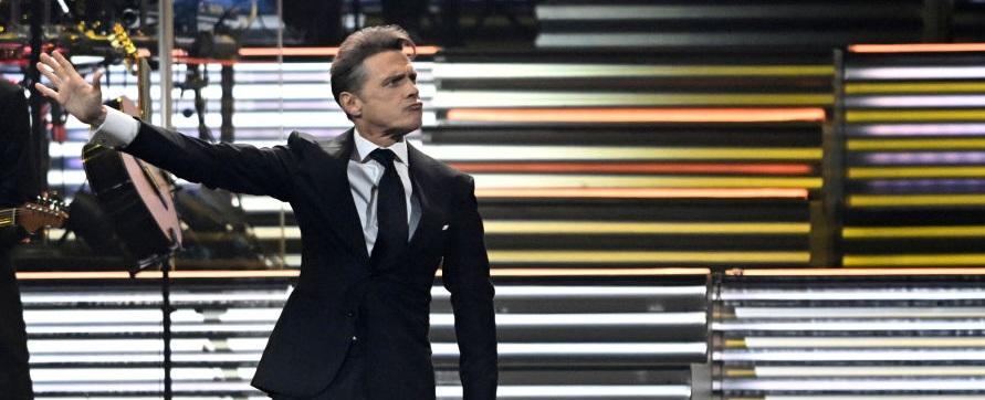 Luis Miguel ya está en Chile para sus 10 conciertos: llegó de madrugada en completo hermetismo