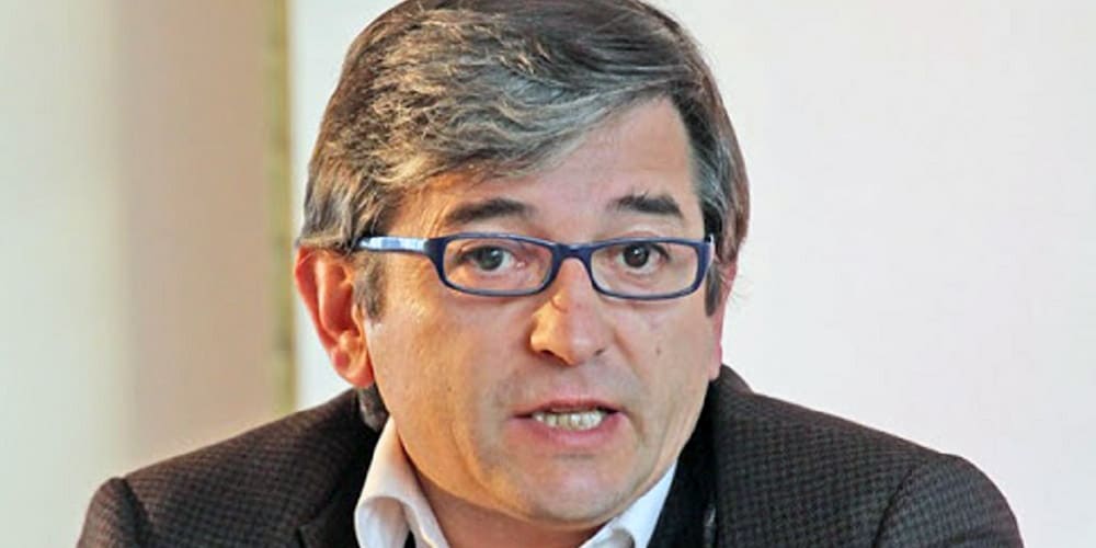 Cappuccino 30 de junio 2023 Dalivor Eterovic (presidente de partido comunista) - Camelot FM 88 1