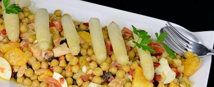 Ensalada de garbanzos con espárragos 1 receta fresca y rica