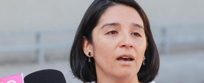 Esposa de cabo Salazar dice que "no recibiría" a Boric en funeral