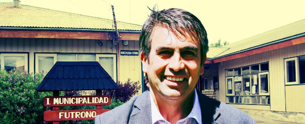 Alcalde de Futrono Claudio Lavado (UDI) acorralado por acusaciones de corrupción: compras públicas involucraron cotizaciones falsas | Resumen.cl