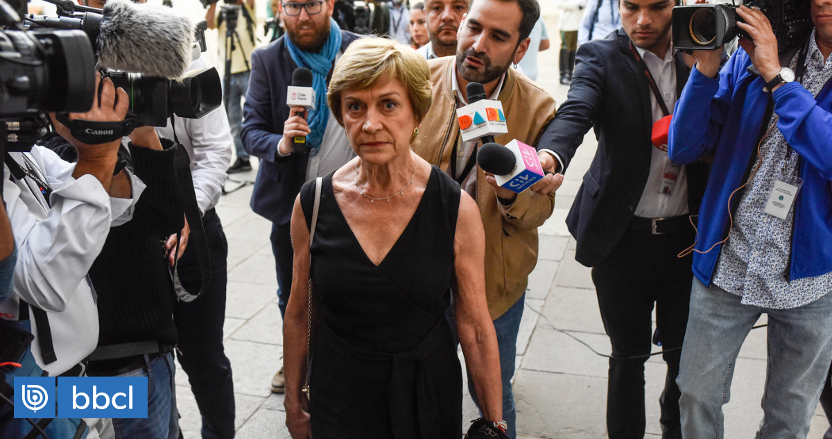 Matthei llega a La Moneda a apoyar a general Yáñez tras citación del Gobierno: "Es el mundo al revés"