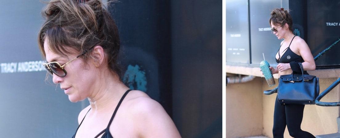 Jennifer Lopez muestra un bralette, leggings y tenis para hacer ejercicio