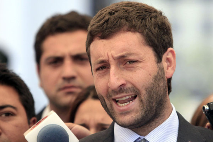 Diputados UDI entregan carta al pdte. Boric: Piden renuncia de Pamela Venegas en Estadio Seguro