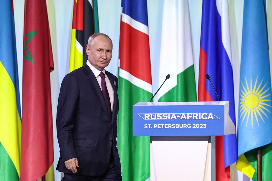 Putin corteja a presidentes africanos: compromete envío de granos