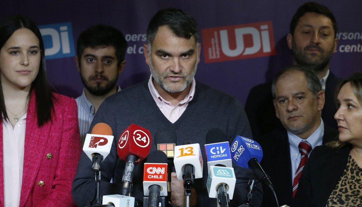 UDI presentó abogados por Caso Convenios y apuntó a revisar otros ministerios