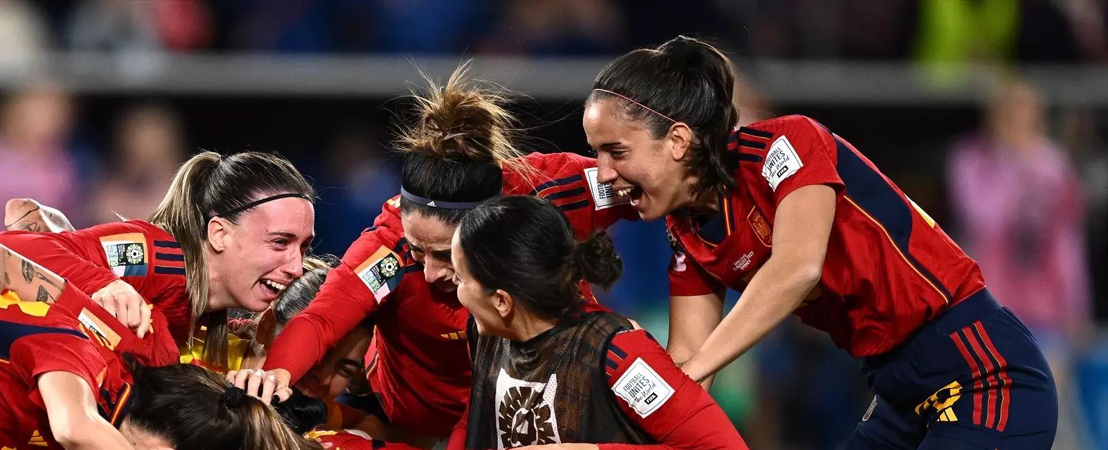 La Roja femenina hace historia más allá de lo deportivo; también en lo social