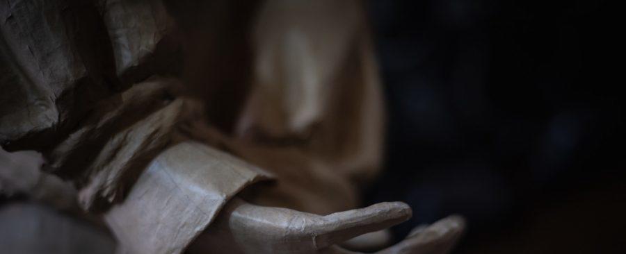 Exposición retrata caza de brujas en Chile: Es un «ejercicio de memoria y reivindicación»