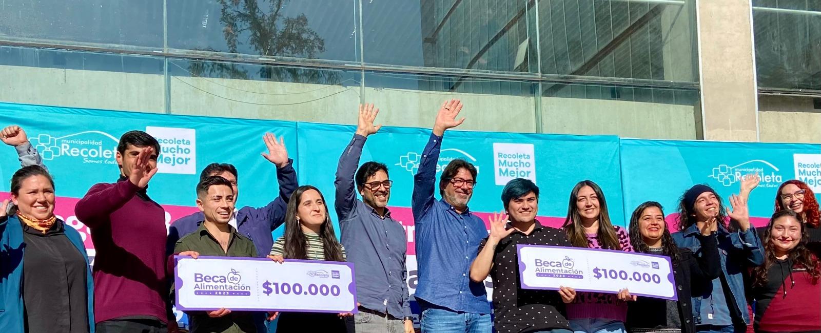 Recoleta anuncia beca de alimentación: Estudiantes de educación superior recibirán 100 mil pesos