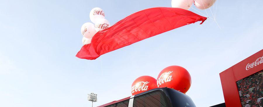 El bus de la Roja se queda sin imagen: Coca Cola pone fin al contrato con la selección chilena tras 60 años