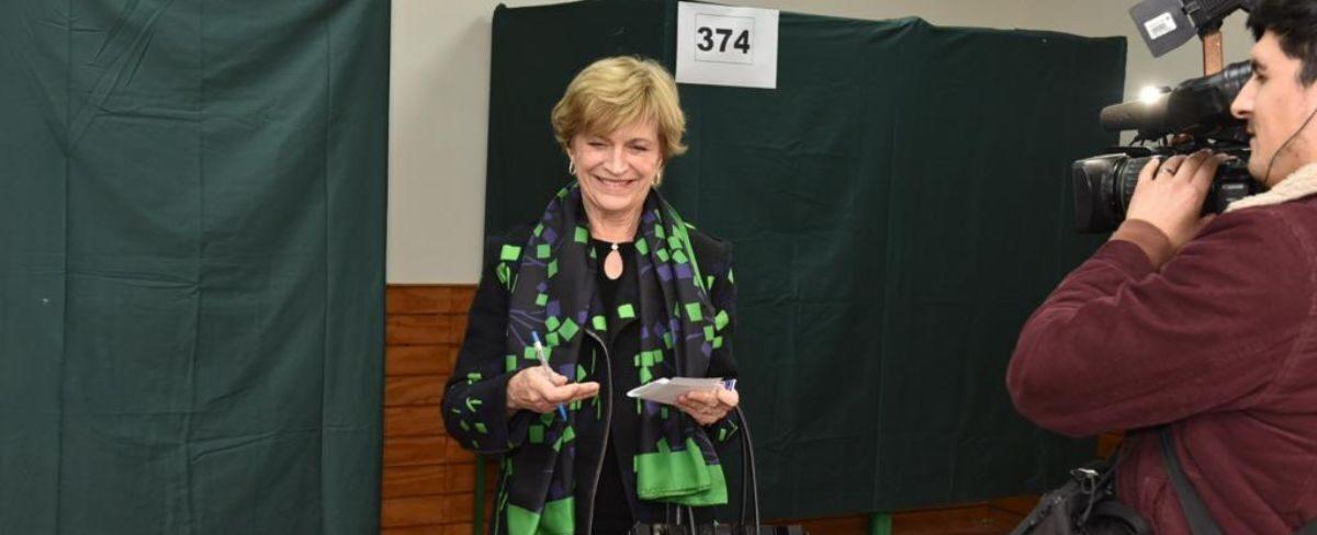 Research Chile: Matthei sigue siendo mejor opción presidencial de derecha en eventual segunda vuelta