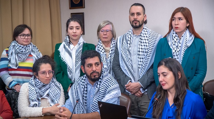 Siguen pensando que están en la universidad: Diputados del Frente Amplio le hicieron un vergonzoso show al embajador de Israel