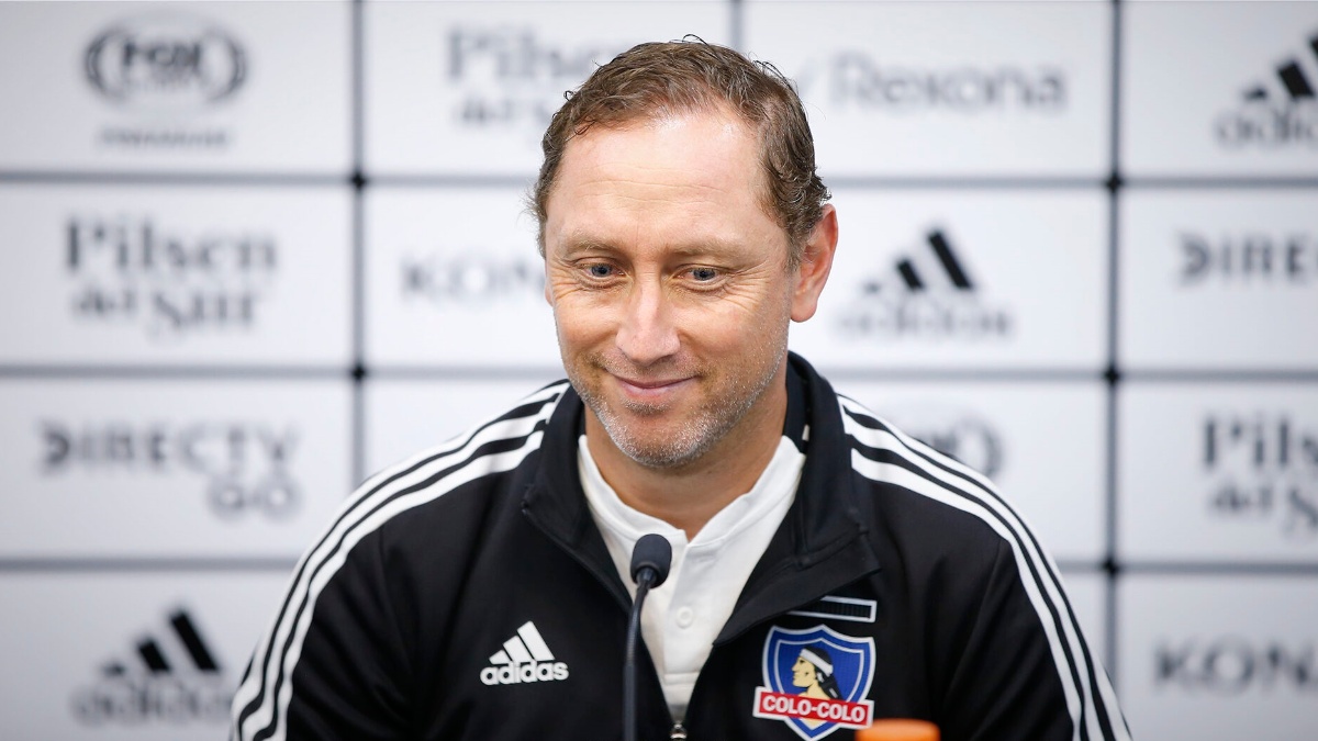 Hay acuerdo: Luis Mena será el nuevo técnico de la Roja Femenina