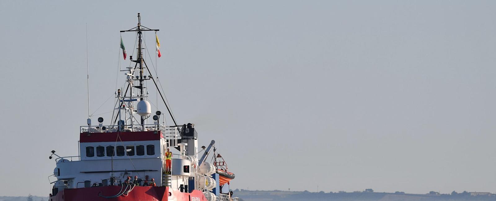 Italia detiene a dos barcos de rescate de migrantes por violar la ley de migración - Radio Agricultura