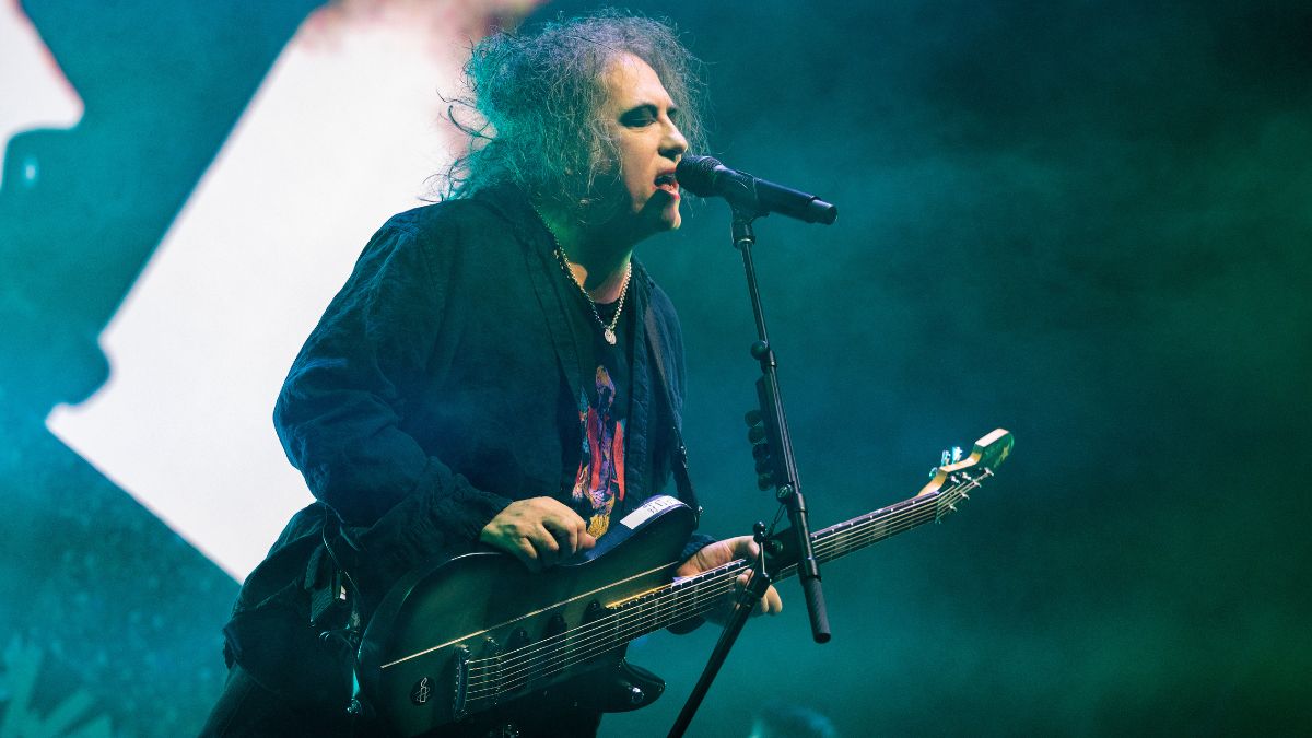 La potente crítica de Robert Smith a la coronación del rey Carlos