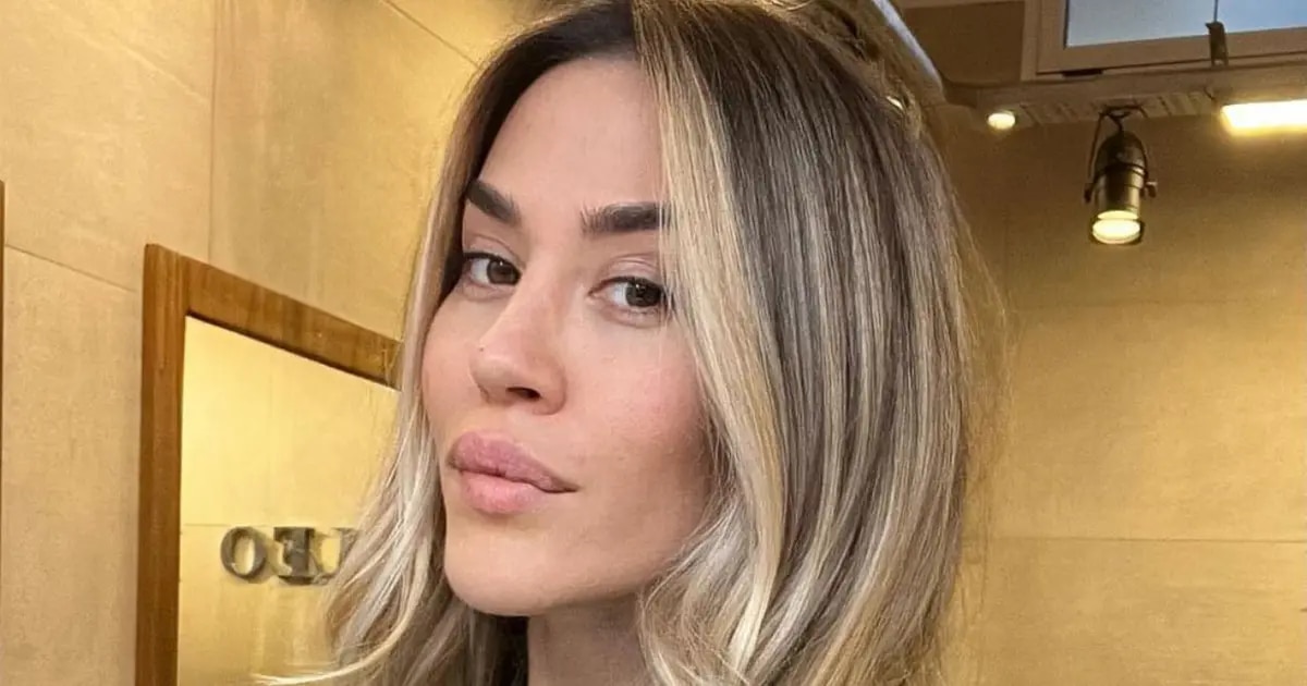 Jimena Barón se tumbó en una camilla y subió una foto de su retaguardia en primerísimo plano