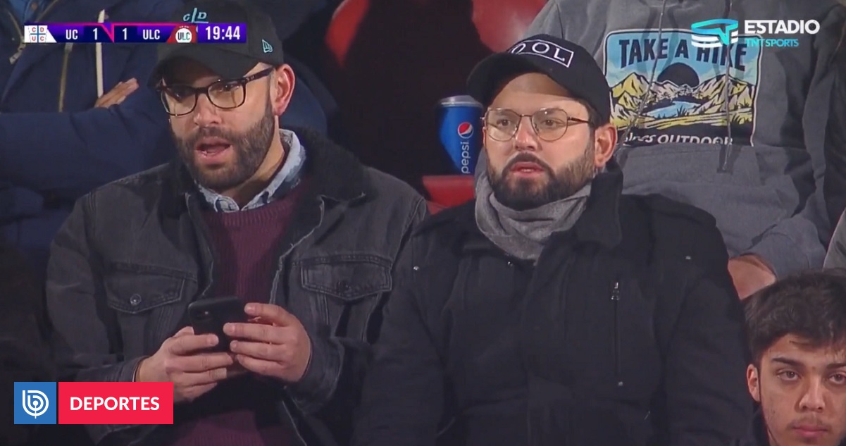 Gabriel Boric asiste a duelo de Católica-La Calera en estadio Santa Laura