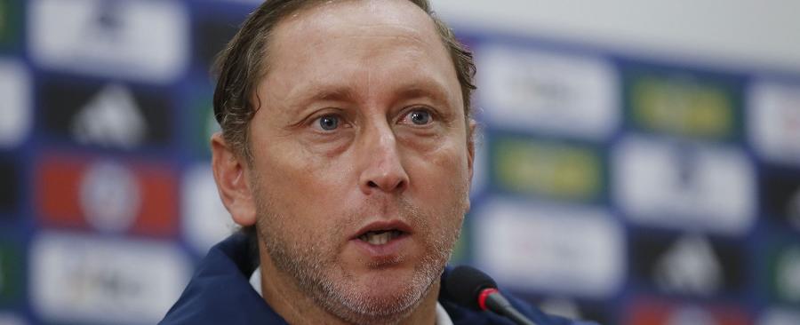 Luis Mena y la continuidad de Tiane Endler en La Roja Femenina: “Hay que convencerla de seguir desde el proyecto”