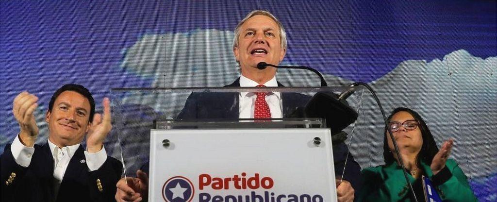 La derecha logra una amplia victoria electoral en Chile y comandará el proyecto de la nueva Constitución
