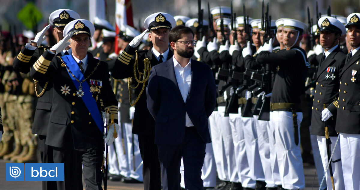 Boric evita comentar prohibición de público en acto del 21 de mayo: Alcalde apuntó a la Presidencia