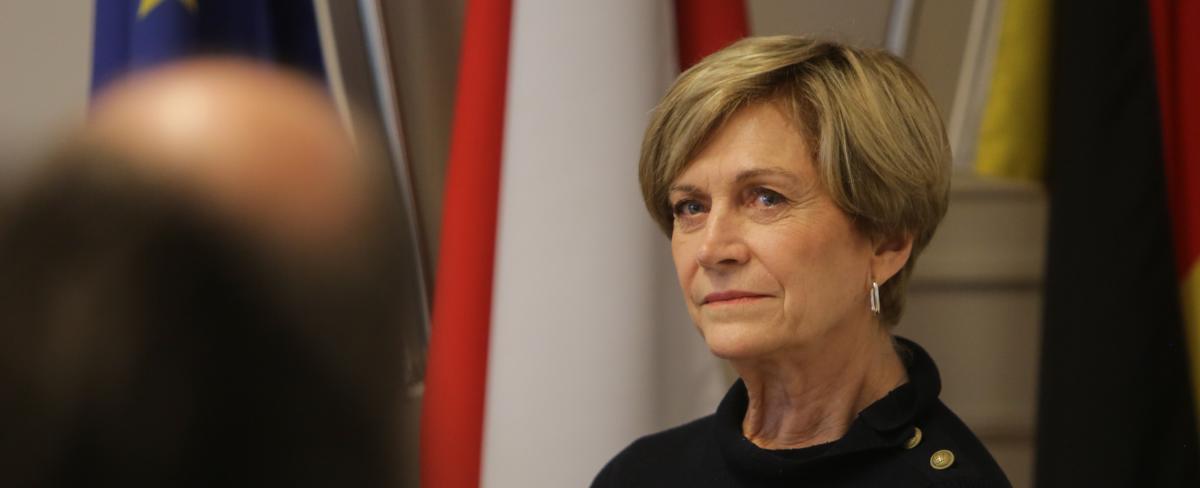 Cadem: Matthei toma la delantera de carrera presidencial y Kast continúa en baja sostenida