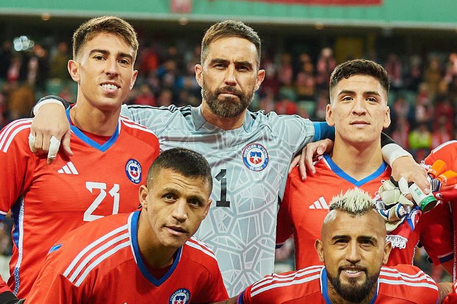 Berizzo se molesta con Claudio Bravo por su ausencia en la Roja