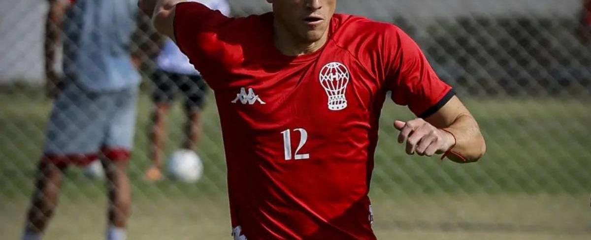 Guillermo Soto está a un paso de llegar a Rusia tras quedarse sin espacio en Huracán