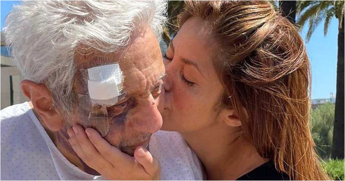 El abrupto cambio en los planes de Shakira: viaja de urgencia a Colombia por la salud de su papá