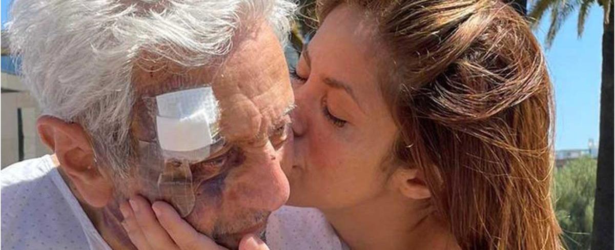 El abrupto cambio en los planes de Shakira: viaja de urgencia a Colombia por la salud de su papá